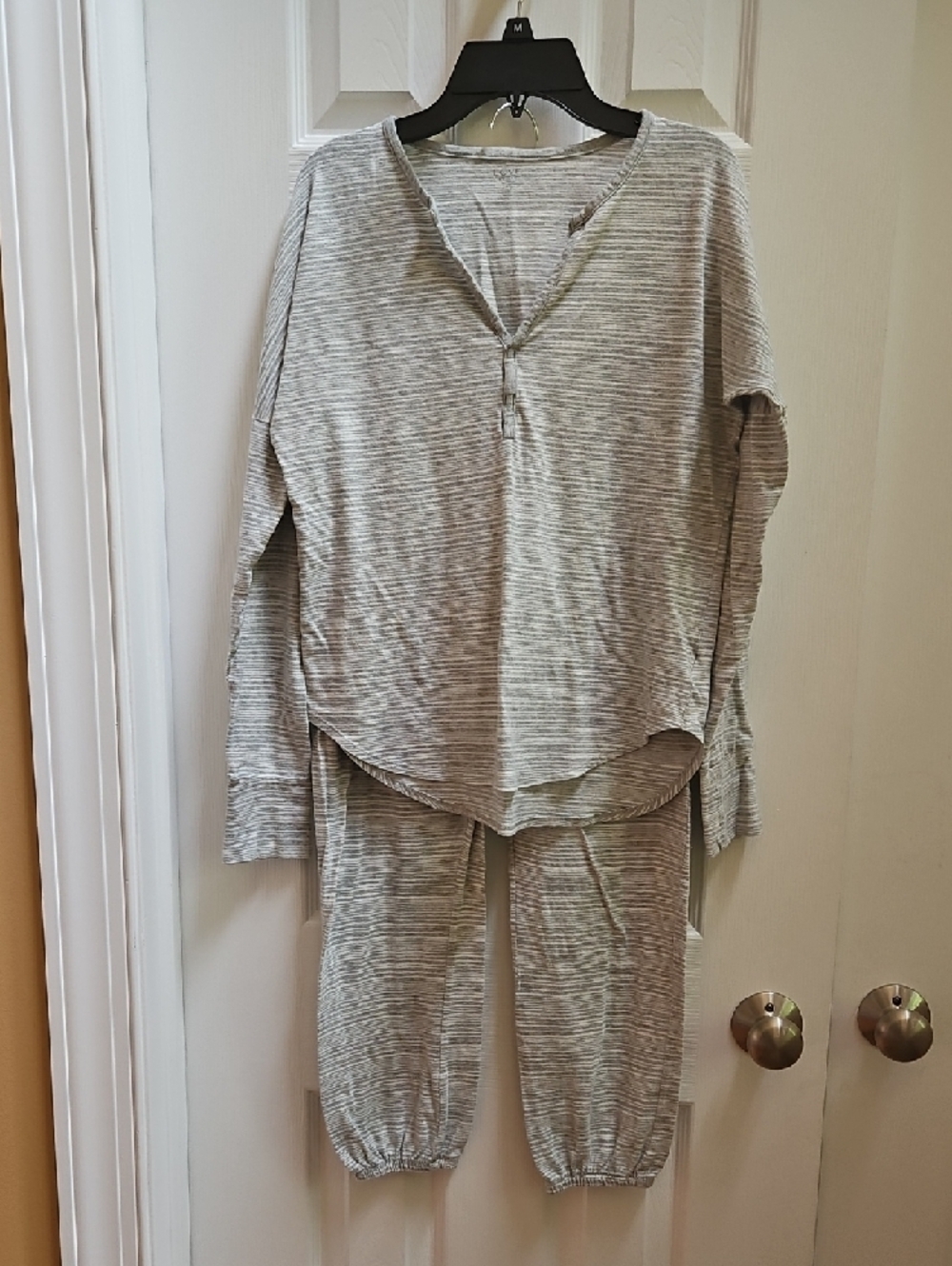 Love by Gap Women’s Pajama Set Size Small Soft Grey Sleepwear